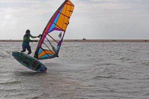 sri lankan waterman windsurf freestyle