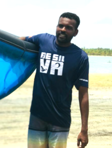 Safris Nensy - head instructor De Silva Kite school